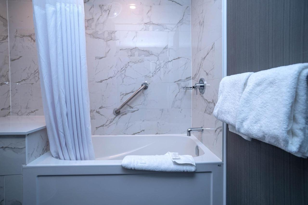 Sandman Signature Ottawa Airport Hotel 외부 사진