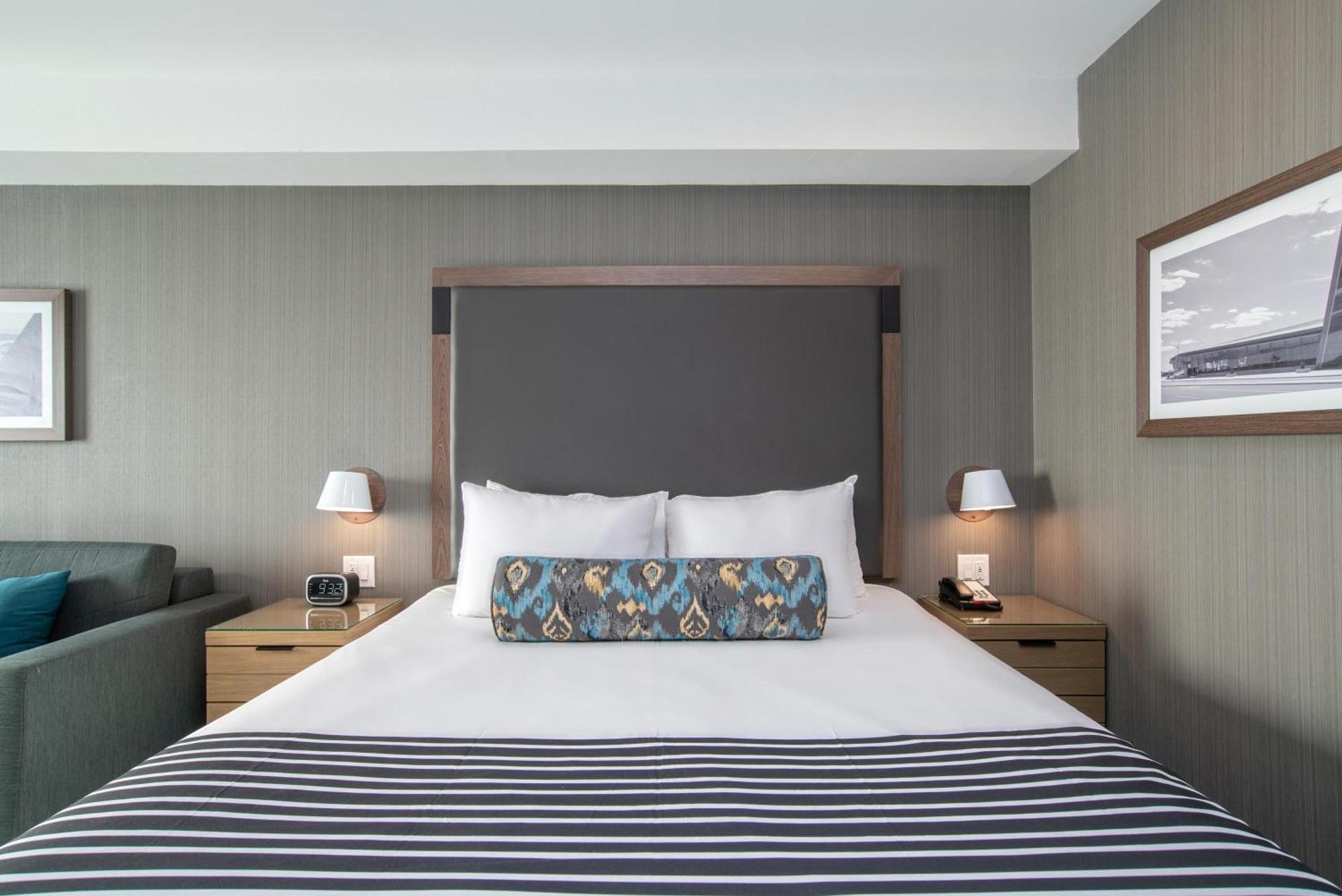 Sandman Signature Ottawa Airport Hotel 외부 사진