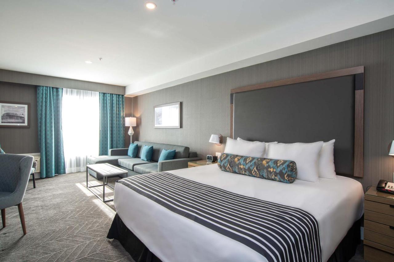 Sandman Signature Ottawa Airport Hotel 외부 사진